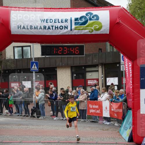 04.05.2025 - 8. Wedeler Halbmarathon Felixshl http://msf.ph/oto/7816863 04.05.2025 11:23:44 Ziel 463, 937 meine-sportfotos.de