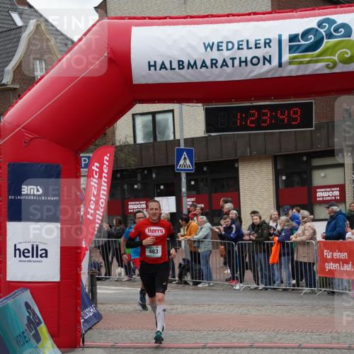 04.05.2025 - 8. Wedeler Halbmarathon Felixshl http://msf.ph/oto/7816870 04.05.2025 11:23:47 Ziel 463, 936, 937 meine-sportfotos.de