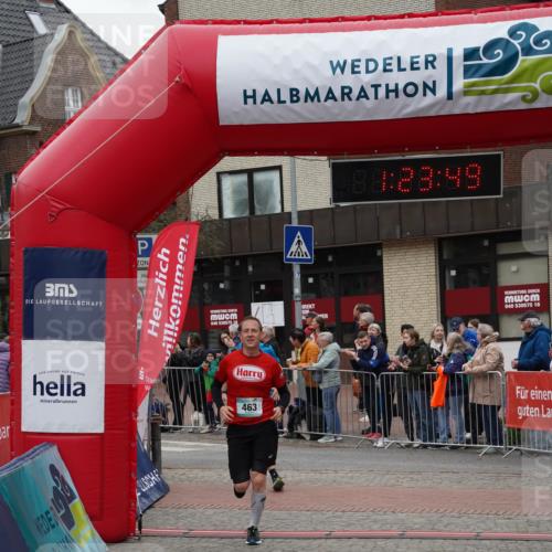 04.05.2025 - 8. Wedeler Halbmarathon Felixshl http://msf.ph/oto/7816871 04.05.2025 11:23:47 Ziel 463, 936, 937 meine-sportfotos.de