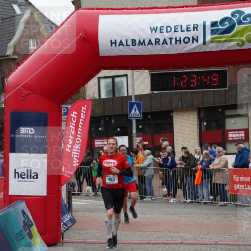 04.05.2025 - 8. Wedeler Halbmarathon Felixshl http://msf.ph/oto/7816872 04.05.2025 11:23:47 Ziel 463, 936, 937 meine-sportfotos.de