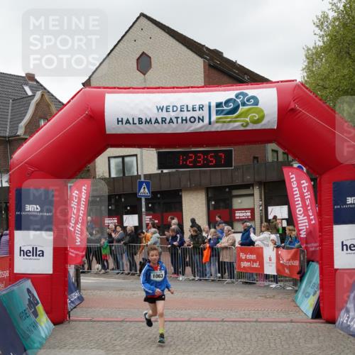04.05.2025 - 8. Wedeler Halbmarathon Felixshl http://msf.ph/oto/7816882 04.05.2025 11:23:55 Ziel  meine-sportfotos.de
