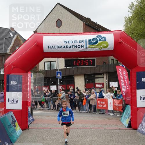 04.05.2025 - 8. Wedeler Halbmarathon Felixshl http://msf.ph/oto/7816884 04.05.2025 11:23:55 Ziel  meine-sportfotos.de