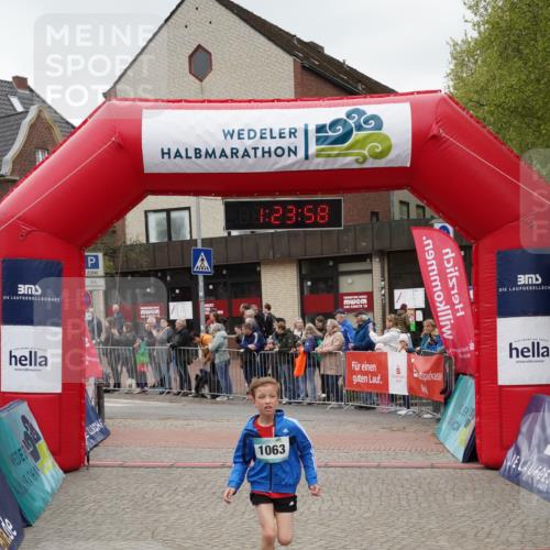 04.05.2025 - 8. Wedeler Halbmarathon Felixshl http://msf.ph/oto/7816888 04.05.2025 11:23:56 Ziel  meine-sportfotos.de