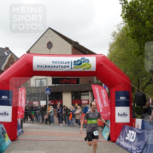 04.05.2025 - 8. Wedeler Halbmarathon Felixshl http://msf.ph/oto/7816902 04.05.2025 11:24:04 Ziel 373, 993 meine-sportfotos.de
