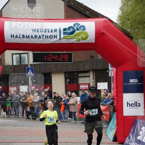 04.05.2025 - 8. Wedeler Halbmarathon Felixshl http://msf.ph/oto/7816907 04.05.2025 11:24:27 Ziel 357, 812 meine-sportfotos.de