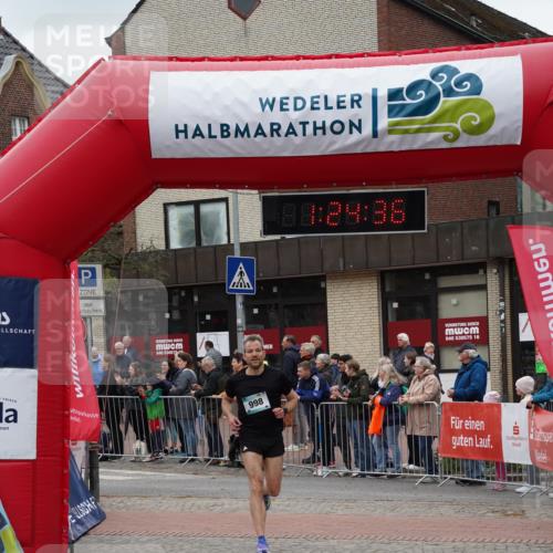 04.05.2025 - 8. Wedeler Halbmarathon Felixshl http://msf.ph/oto/7816913 04.05.2025 11:24:34 Ziel 998 meine-sportfotos.de