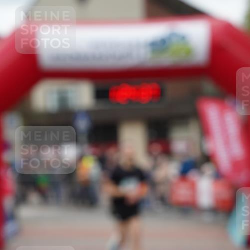 04.05.2025 - 8. Wedeler Halbmarathon Felixshl http://msf.ph/oto/7816919 04.05.2025 11:24:35 Ziel 998, 1199 meine-sportfotos.de