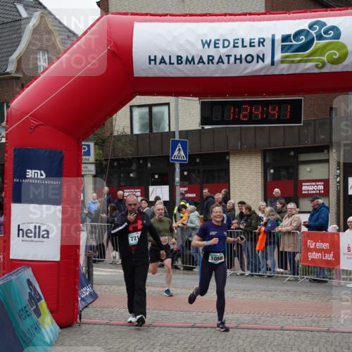 04.05.2025 - 8. Wedeler Halbmarathon Felixshl http://msf.ph/oto/7816925 04.05.2025 11:24:39 Ziel 638, 721, 998, 1058, 1199 meine-sportfotos.de