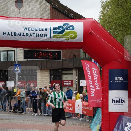 04.05.2025 - 8. Wedeler Halbmarathon Felixshl http://msf.ph/oto/7816947 04.05.2025 11:24:49 Ziel 626, 827, 1126 meine-sportfotos.de