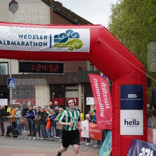 04.05.2025 - 8. Wedeler Halbmarathon Felixshl http://msf.ph/oto/7816948 04.05.2025 11:24:50 Ziel 626, 1050, 1126 meine-sportfotos.de