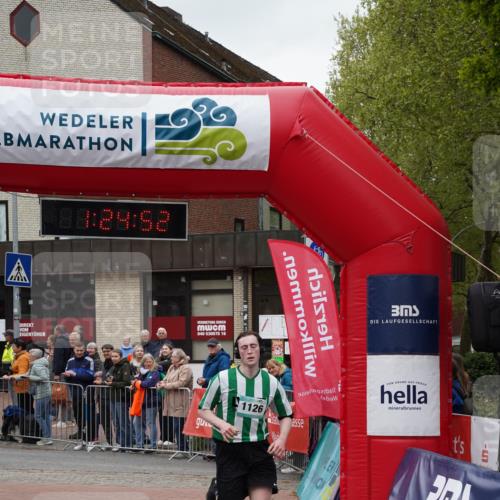 04.05.2025 - 8. Wedeler Halbmarathon Felixshl http://msf.ph/oto/7816949 04.05.2025 11:24:50 Ziel 626, 1050, 1126 meine-sportfotos.de