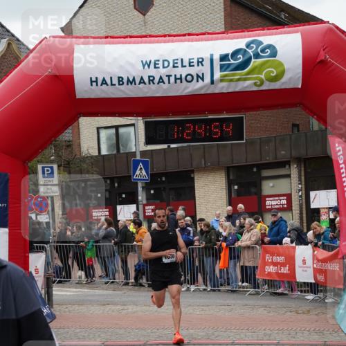 04.05.2025 - 8. Wedeler Halbmarathon Felixshl http://msf.ph/oto/7816952 04.05.2025 11:24:52 Ziel 1050, 1126 meine-sportfotos.de