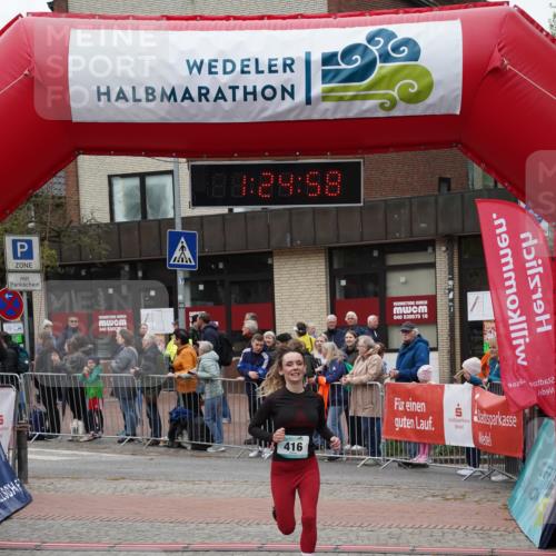 04.05.2025 - 8. Wedeler Halbmarathon Felixshl http://msf.ph/oto/7816961 04.05.2025 11:24:56 Ziel 416, 1050, 1126 meine-sportfotos.de