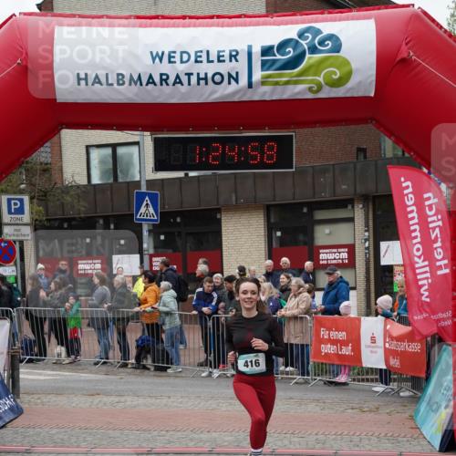 04.05.2025 - 8. Wedeler Halbmarathon Felixshl http://msf.ph/oto/7816962 04.05.2025 11:24:56 Ziel 416, 1050, 1126 meine-sportfotos.de