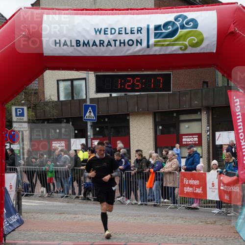 04.05.2025 - 8. Wedeler Halbmarathon Felixshl http://msf.ph/oto/7816978 04.05.2025 11:25:15 Ziel 1074 meine-sportfotos.de