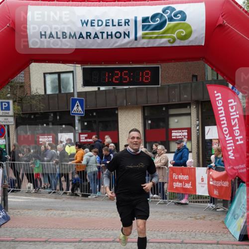 04.05.2025 - 8. Wedeler Halbmarathon Felixshl http://msf.ph/oto/7816984 04.05.2025 11:25:16 Ziel 1074 meine-sportfotos.de