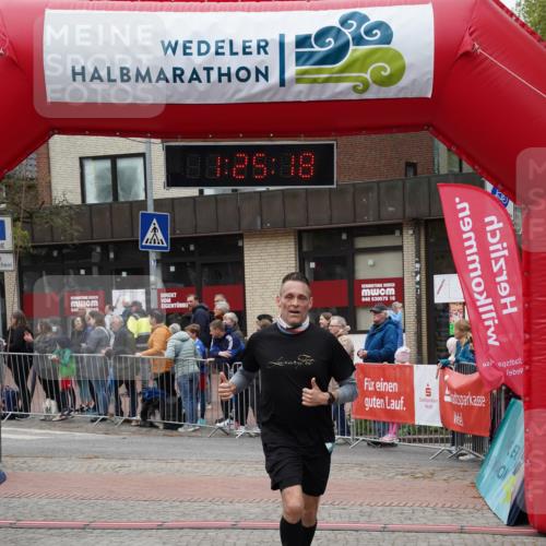 04.05.2025 - 8. Wedeler Halbmarathon Felixshl http://msf.ph/oto/7816985 04.05.2025 11:25:16 Ziel 1074 meine-sportfotos.de