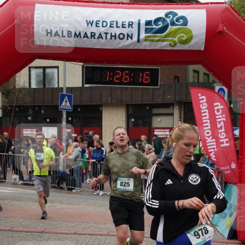 04.05.2025 - 8. Wedeler Halbmarathon Felixshl http://msf.ph/oto/7817043 04.05.2025 11:26:14 Ziel 801, 825, 978, 1123 meine-sportfotos.de