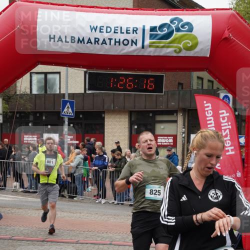 04.05.2025 - 8. Wedeler Halbmarathon Felixshl http://msf.ph/oto/7817045 04.05.2025 11:26:14 Ziel 801, 825, 978, 1123 meine-sportfotos.de