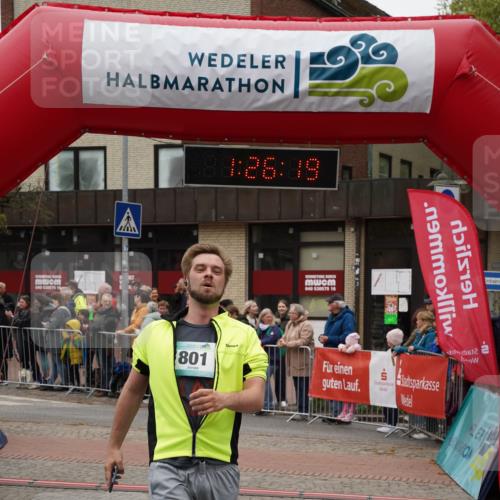 04.05.2025 - 8. Wedeler Halbmarathon Felixshl http://msf.ph/oto/7817054 04.05.2025 11:26:17 Ziel 801, 825, 978 meine-sportfotos.de