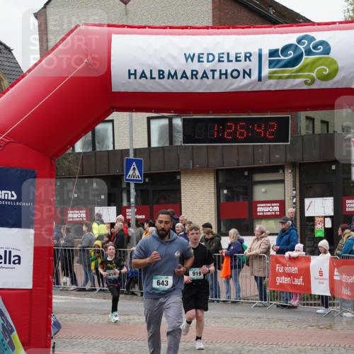 04.05.2025 - 8. Wedeler Halbmarathon Felixshl http://msf.ph/oto/7817094 04.05.2025 11:26:40 Ziel 643, 918, 919, 957, 1188 meine-sportfotos.de