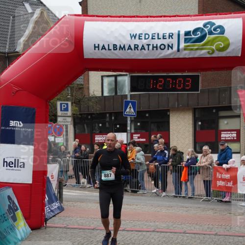 04.05.2025 - 8. Wedeler Halbmarathon Felixshl http://msf.ph/oto/7817112 04.05.2025 11:27:01 Ziel 887, 1100 meine-sportfotos.de