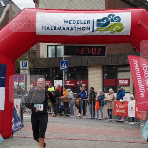 04.05.2025 - 8. Wedeler Halbmarathon Felixshl http://msf.ph/oto/7817116 04.05.2025 11:27:01 Ziel 887, 1100 meine-sportfotos.de