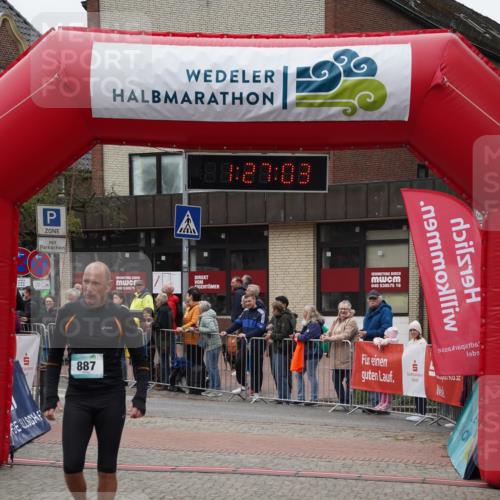 04.05.2025 - 8. Wedeler Halbmarathon Felixshl http://msf.ph/oto/7817117 04.05.2025 11:27:02 Ziel 887, 1100 meine-sportfotos.de