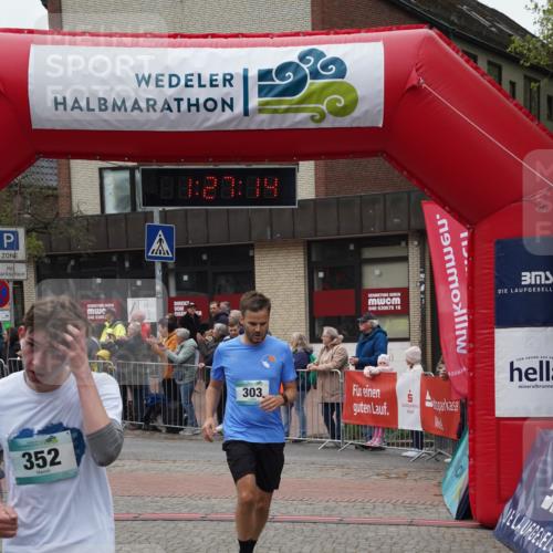 04.05.2025 - 8. Wedeler Halbmarathon Felixshl http://msf.ph/oto/7817128 04.05.2025 11:27:12 Ziel 303, 352 meine-sportfotos.de