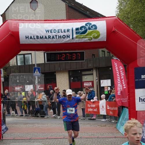 04.05.2025 - 8. Wedeler Halbmarathon Felixshl http://msf.ph/oto/7817177 04.05.2025 11:27:35 Ziel 674, 705, 790 meine-sportfotos.de