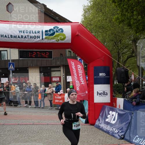 04.05.2025 - 8. Wedeler Halbmarathon Felixshl http://msf.ph/oto/7817197 04.05.2025 11:27:40 Ziel 790, 862, 1081, 1208 meine-sportfotos.de
