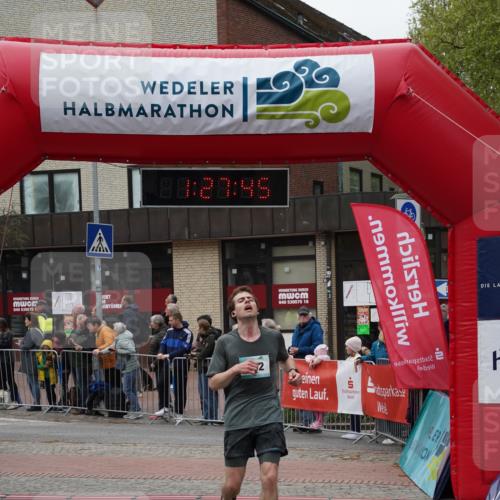 04.05.2025 - 8. Wedeler Halbmarathon Felixshl http://msf.ph/oto/7817202 04.05.2025 11:27:43 Ziel 862, 1081, 1208 meine-sportfotos.de