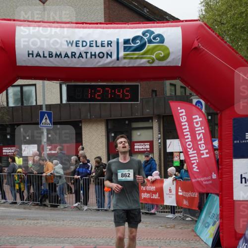 04.05.2025 - 8. Wedeler Halbmarathon Felixshl http://msf.ph/oto/7817203 04.05.2025 11:27:43 Ziel 862, 1081, 1208 meine-sportfotos.de