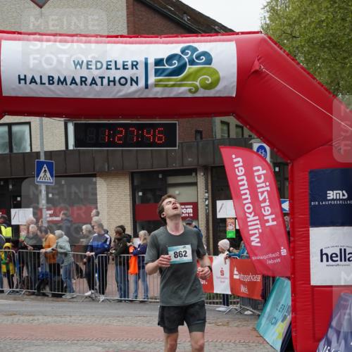 04.05.2025 - 8. Wedeler Halbmarathon Felixshl http://msf.ph/oto/7817206 04.05.2025 11:27:44 Ziel 862, 1081, 1208 meine-sportfotos.de