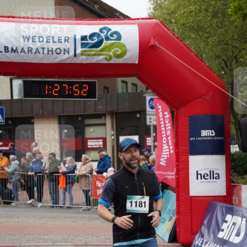 04.05.2025 - 8. Wedeler Halbmarathon Felixshl http://msf.ph/oto/7817216 04.05.2025 11:27:50 Ziel 1181 meine-sportfotos.de