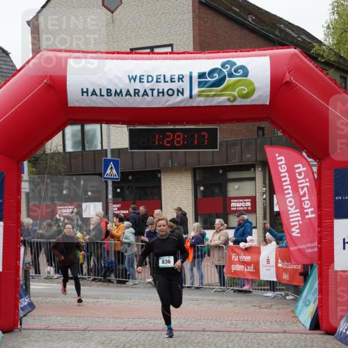 04.05.2025 - 8. Wedeler Halbmarathon Felixshl http://msf.ph/oto/7817241 04.05.2025 11:28:15 Ziel 372, 836, 1195 meine-sportfotos.de