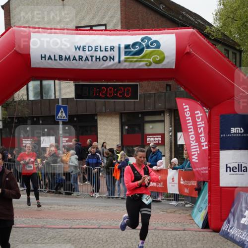 04.05.2025 - 8. Wedeler Halbmarathon Felixshl http://msf.ph/oto/7817253 04.05.2025 11:28:18 Ziel 372, 836, 1096, 1195 meine-sportfotos.de
