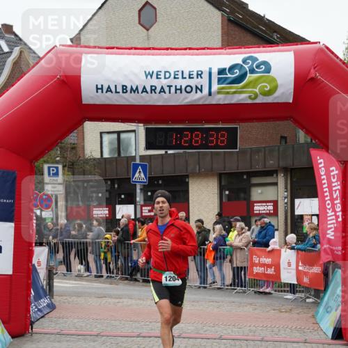 04.05.2025 - 8. Wedeler Halbmarathon Felixshl http://msf.ph/oto/7817269 04.05.2025 11:28:36 Ziel 227, 1204 meine-sportfotos.de