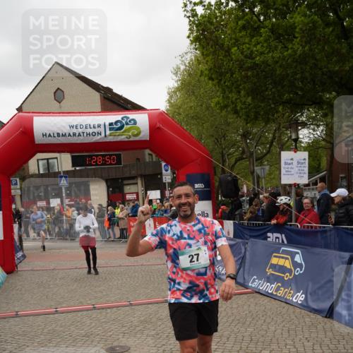04.05.2025 - 8. Wedeler Halbmarathon Felixshl http://msf.ph/oto/7817297 04.05.2025 11:28:48 Ziel 27, 159, 301, 853 meine-sportfotos.de