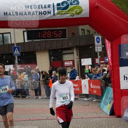04.05.2025 - 8. Wedeler Halbmarathon Felixshl http://msf.ph/oto/7817299 04.05.2025 11:28:50 Ziel 159, 853 meine-sportfotos.de