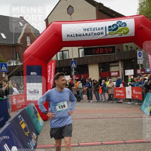 04.05.2025 - 8. Wedeler Halbmarathon Felixshl http://msf.ph/oto/7817305 04.05.2025 11:28:52 Ziel 159, 853 meine-sportfotos.de