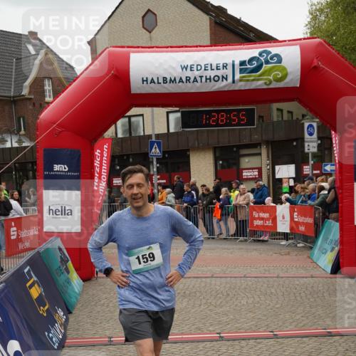 04.05.2025 - 8. Wedeler Halbmarathon Felixshl http://msf.ph/oto/7817308 04.05.2025 11:28:53 Ziel 159, 853 meine-sportfotos.de