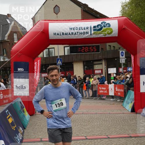 04.05.2025 - 8. Wedeler Halbmarathon Felixshl http://msf.ph/oto/7817309 04.05.2025 11:28:53 Ziel 159, 853 meine-sportfotos.de