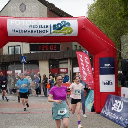04.05.2025 - 8. Wedeler Halbmarathon Felixshl http://msf.ph/oto/7817320 04.05.2025 11:29:03 Ziel 56, 483, 484, 564, 924, 1139, 1210 meine-sportfotos.de