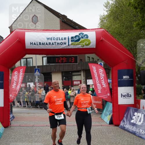 04.05.2025 - 8. Wedeler Halbmarathon Felixshl http://msf.ph/oto/7817336 04.05.2025 11:29:11 Ziel 56, 783, 784, 1203 meine-sportfotos.de