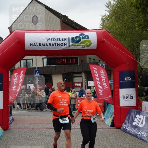 04.05.2025 - 8. Wedeler Halbmarathon Felixshl http://msf.ph/oto/7817337 04.05.2025 11:29:11 Ziel 56, 783, 784, 1203 meine-sportfotos.de