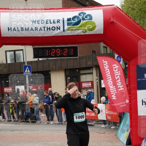 04.05.2025 - 8. Wedeler Halbmarathon Felixshl http://msf.ph/oto/7817358 04.05.2025 11:29:19 Ziel 1099, 1203 meine-sportfotos.de
