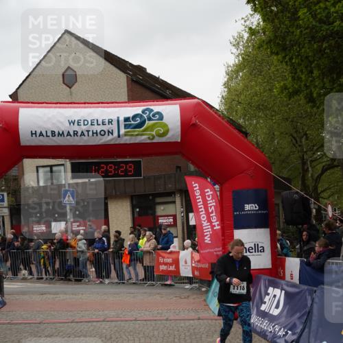 04.05.2025 - 8. Wedeler Halbmarathon Felixshl http://msf.ph/oto/7817363 04.05.2025 11:29:27 Ziel 1118 meine-sportfotos.de