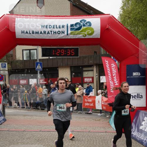04.05.2025 - 8. Wedeler Halbmarathon Felixshl http://msf.ph/oto/7817371 04.05.2025 11:29:33 Ziel 188, 642, 963 meine-sportfotos.de