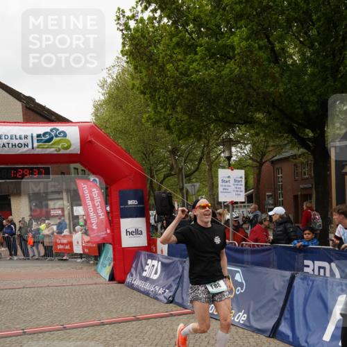 04.05.2025 - 8. Wedeler Halbmarathon Felixshl http://msf.ph/oto/7817375 04.05.2025 11:29:35 Ziel 188, 642, 963, 969 meine-sportfotos.de
